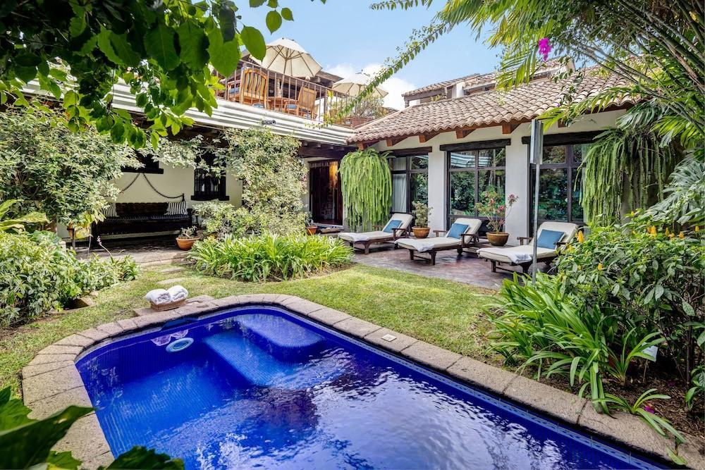 Casa Encantada By Porta Hotels Antigua Bagian luar foto