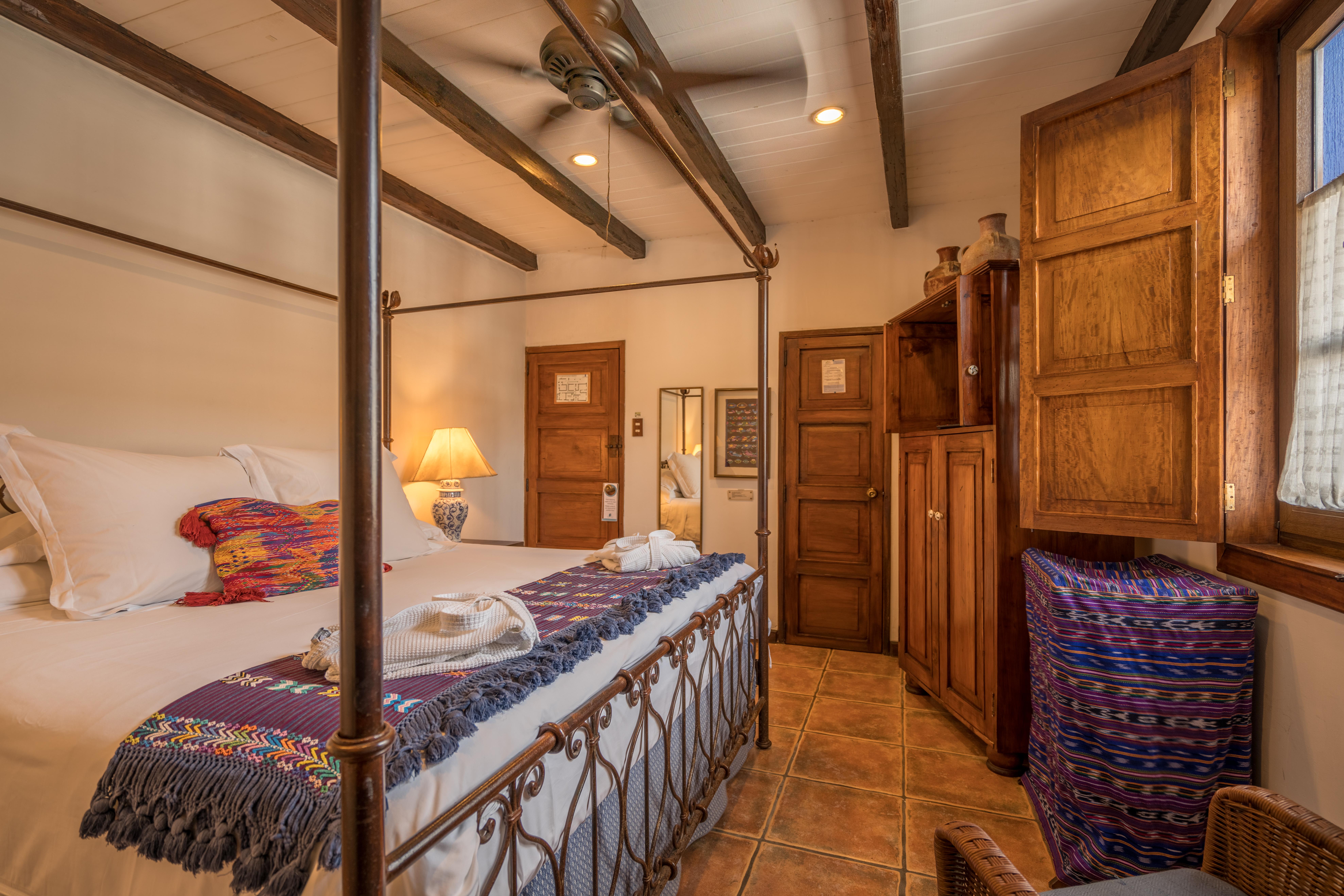 Casa Encantada By Porta Hotels Antigua Bagian luar foto