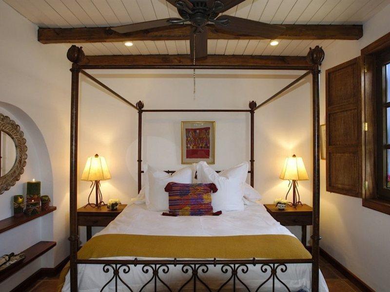 Casa Encantada By Porta Hotels Antigua Bagian luar foto
