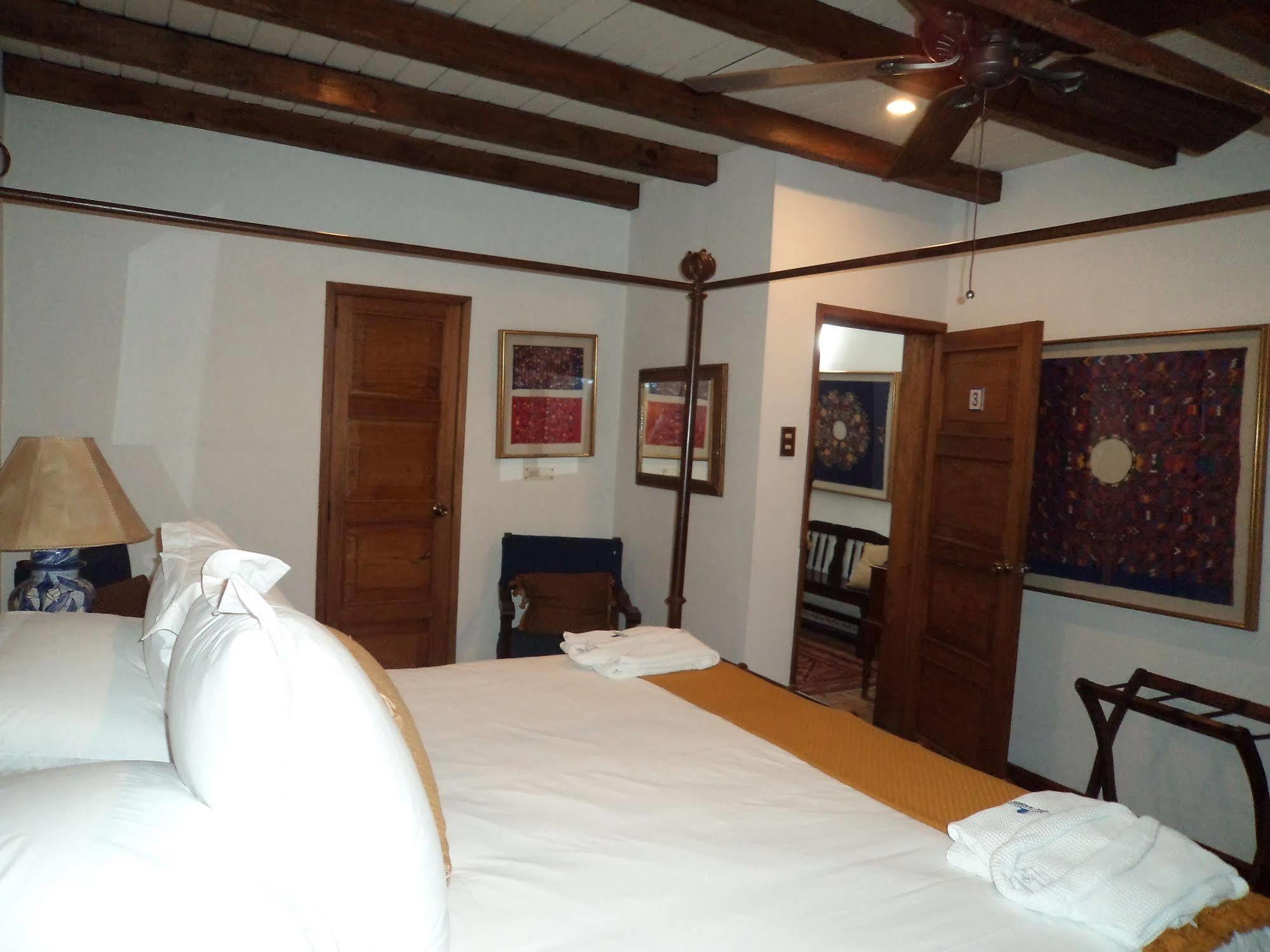 Casa Encantada By Porta Hotels Antigua Bagian luar foto