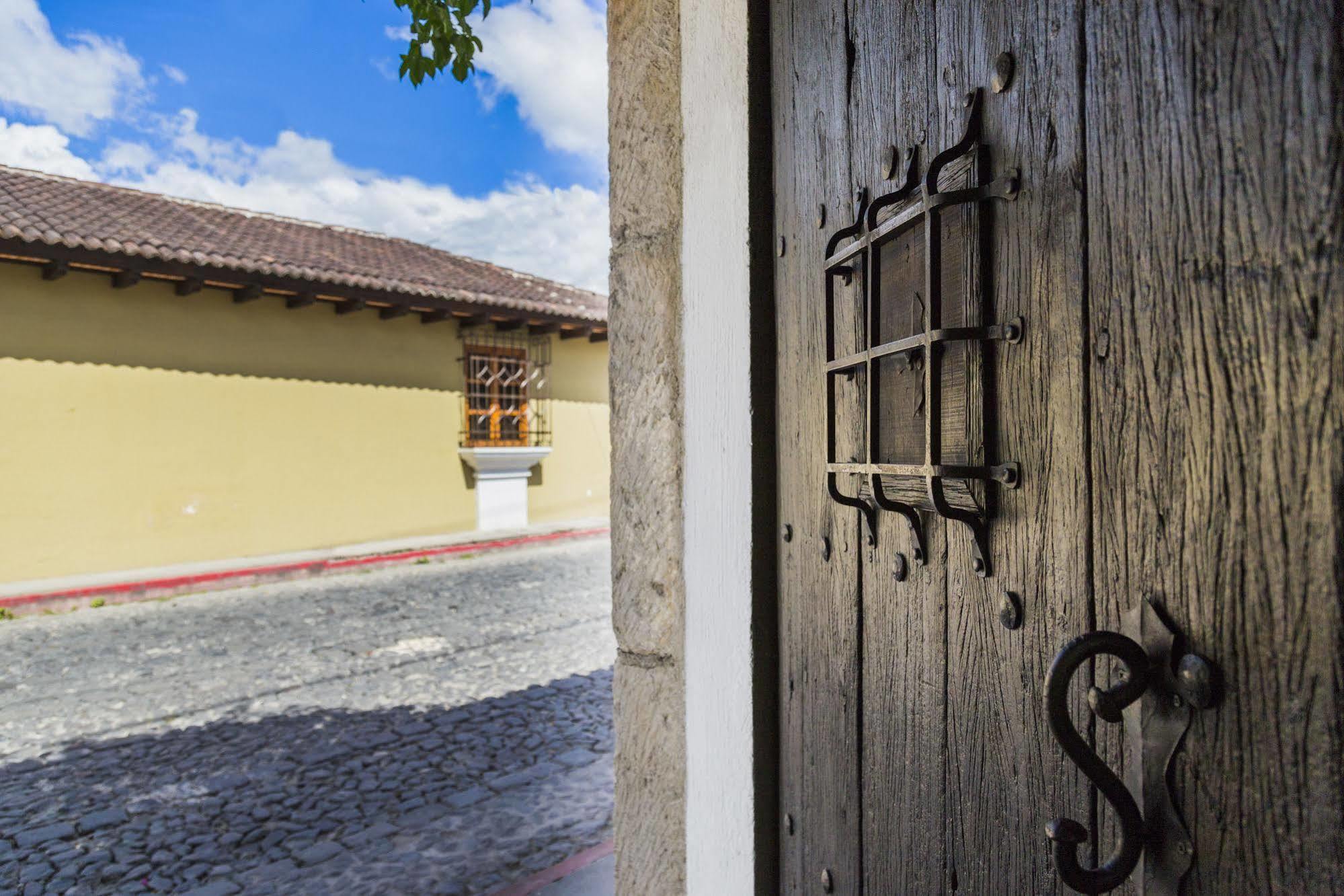 Casa Encantada By Porta Hotels Antigua Bagian luar foto