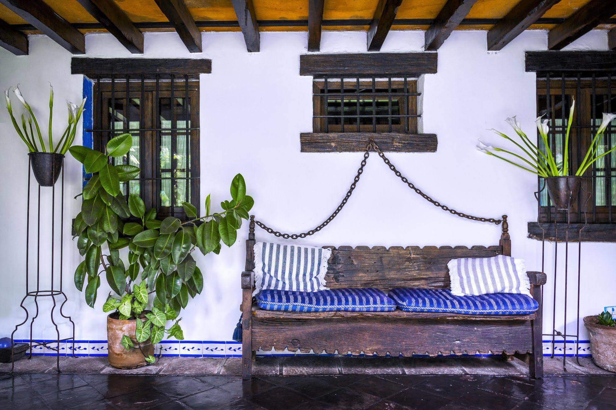 Casa Encantada By Porta Hotels Antigua Bagian luar foto