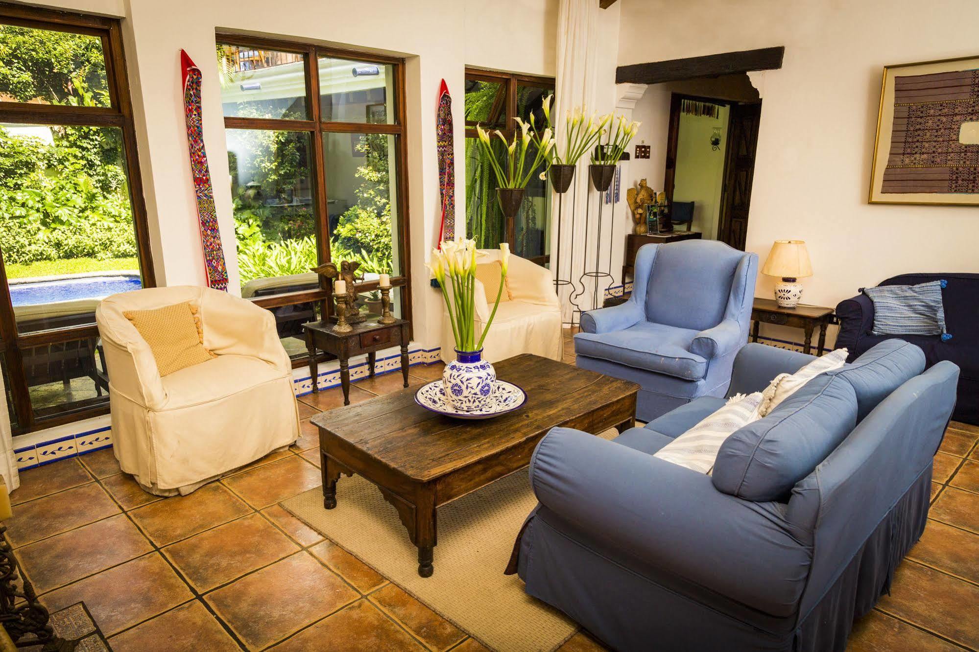 Casa Encantada By Porta Hotels Antigua Bagian luar foto